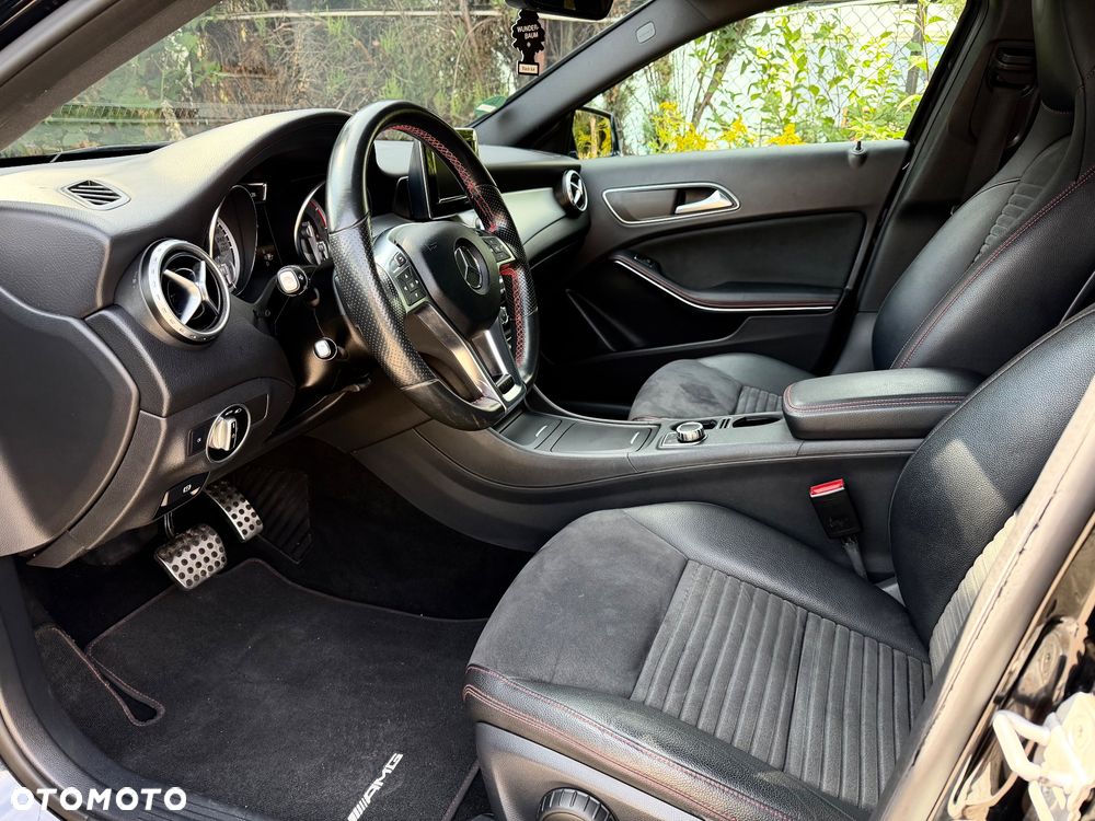 Mercedes-Benz GLA 200 7G-DCT AMG Line - 14