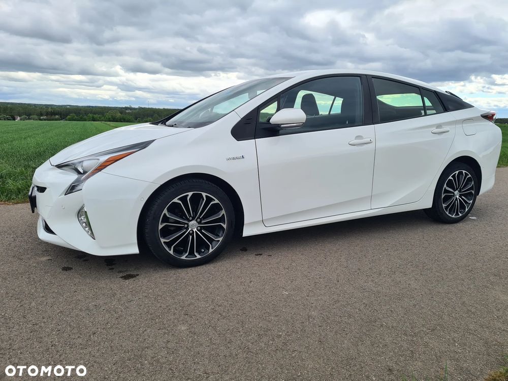 Toyota Prius Hybrid Executive - 13