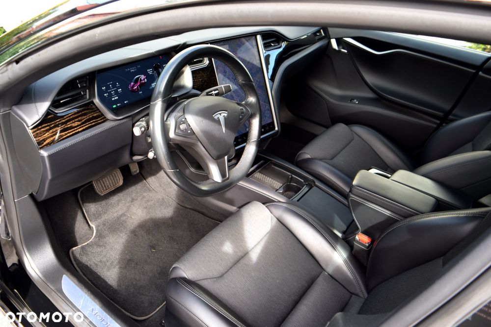 Tesla Model S - 11