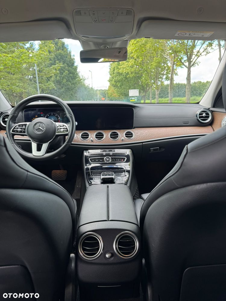 Mercedes-Benz Klasa E 220 d 9G-TRONIC Exclusive - 15