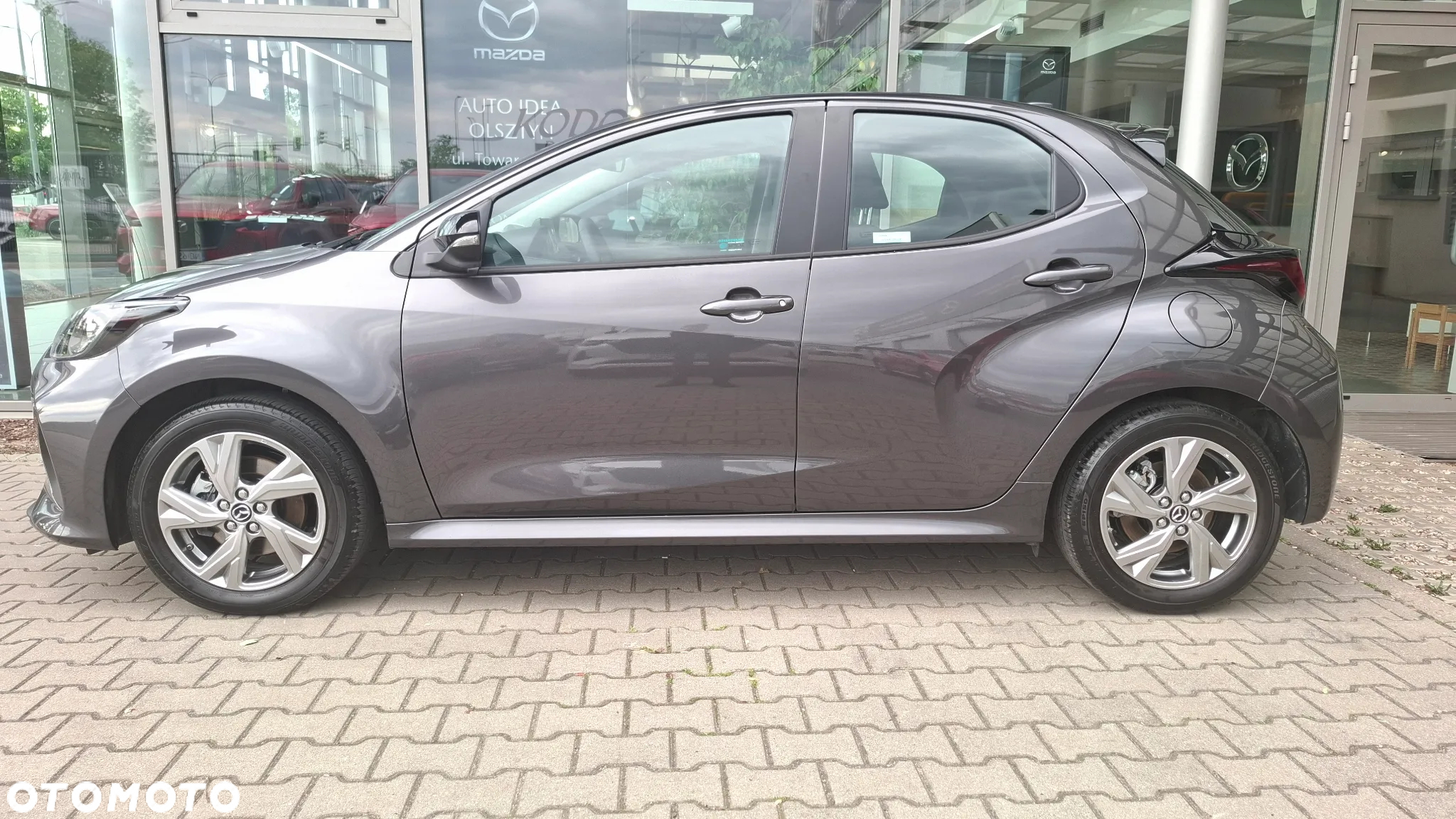 Mazda 2 Hybrid - 5