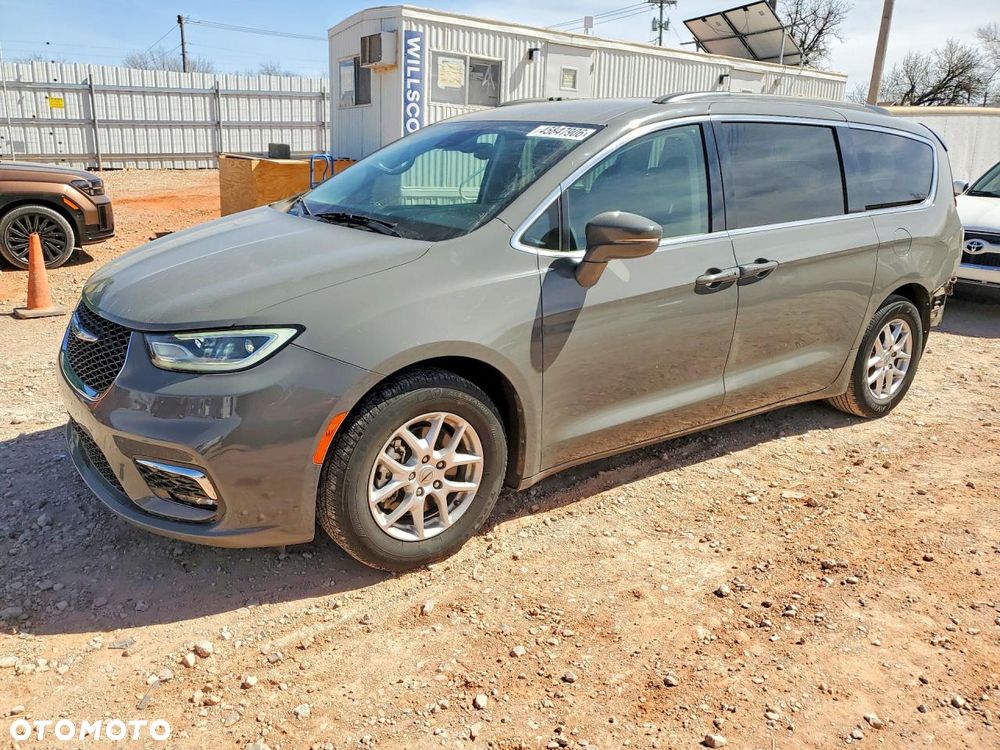 Chrysler Pacifica - 2