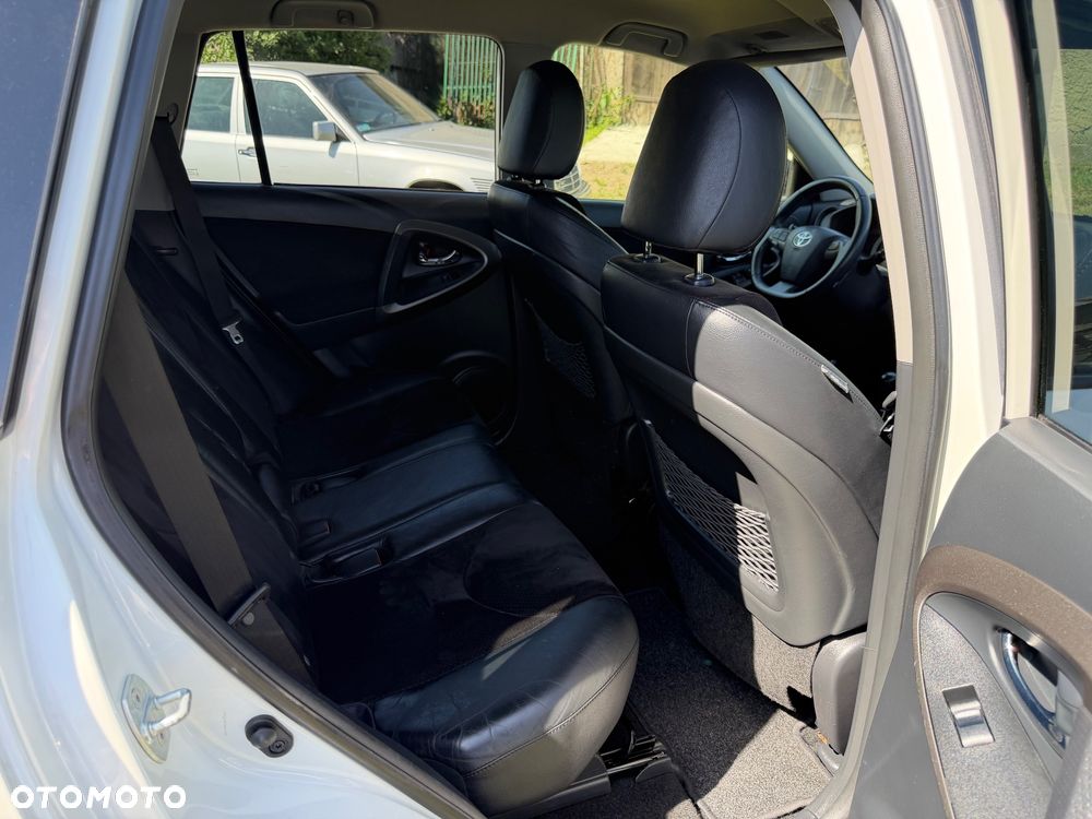 Toyota RAV4 2.2 D-4D 4x4 Executive - 11