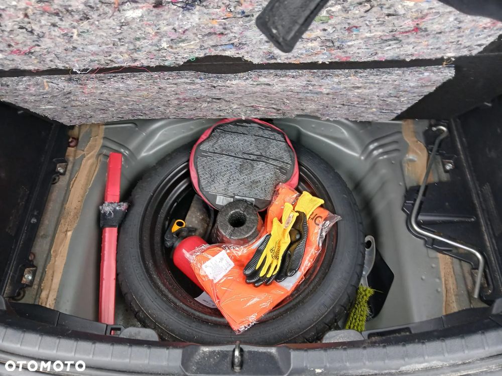 Toyota Yaris 1.5 Premium - 14