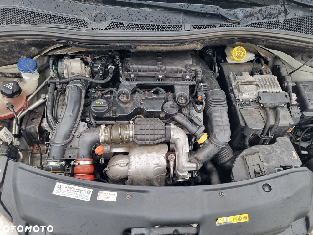 Peugeot 208 - 14