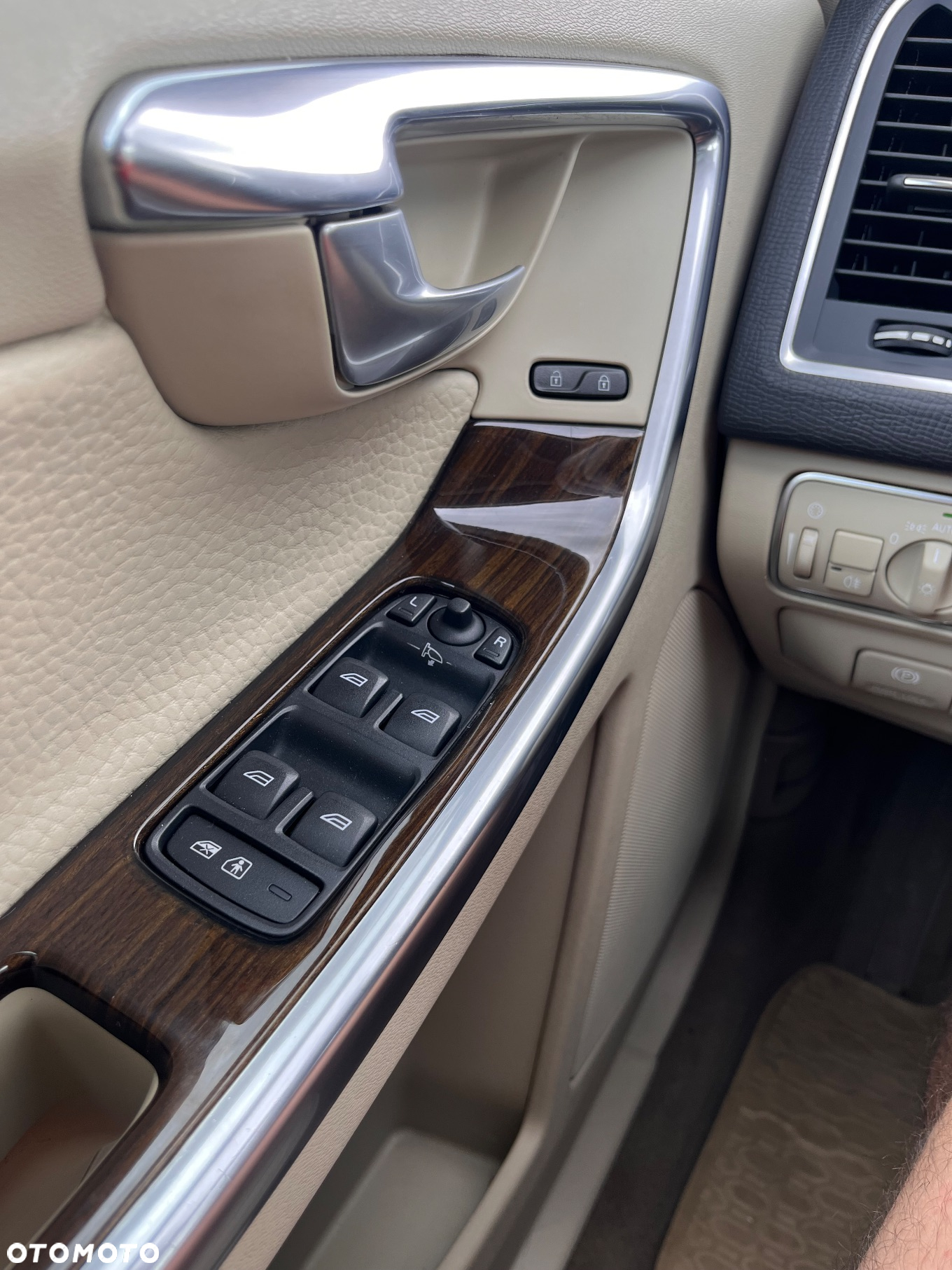 Volvo XC 60 T6 AWD Kinetic - 23