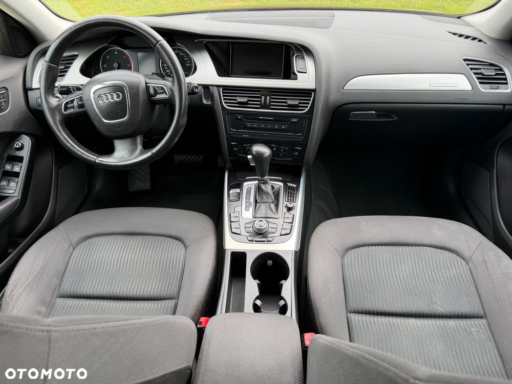Audi A4 Avant 3.0 TDI DPF clean diesel quattro tiptron Attraction - 13