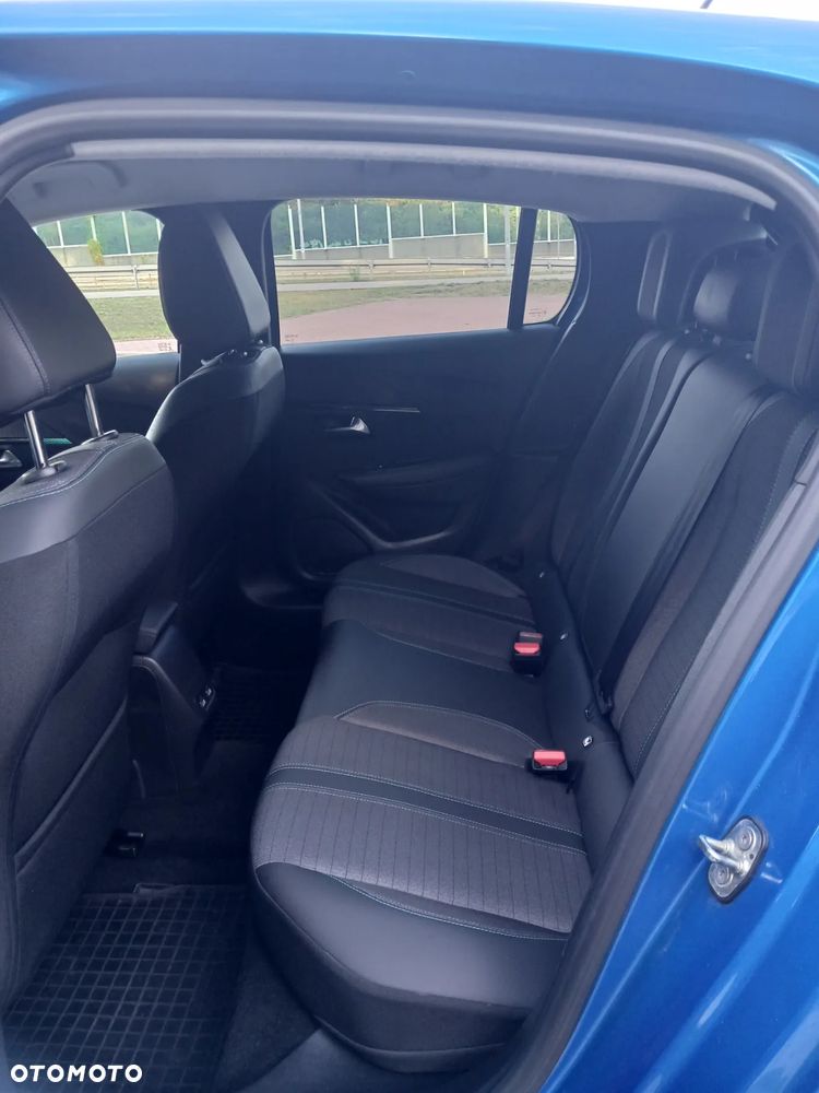 Peugeot 208 - 21