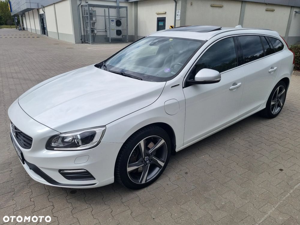 Volvo V60 D6 AWD Plug-in Hybrid R-Design Summum - 12