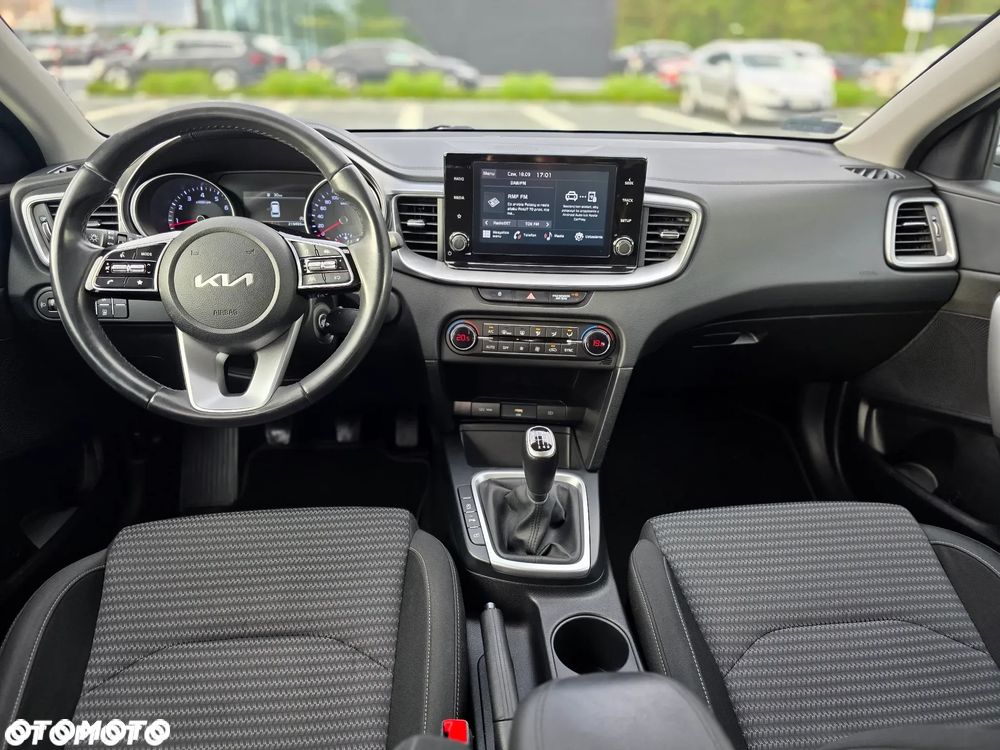 Kia Ceed 1.5 T-GDI L Business Line - 16