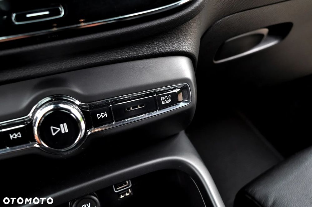 Volvo XC 40 T3 R-Design - 31