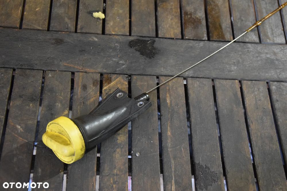 Dacia Lodgy 12-20 Dokker Duster 1.5 DCI Miarka oleju bagnet wlew - 1