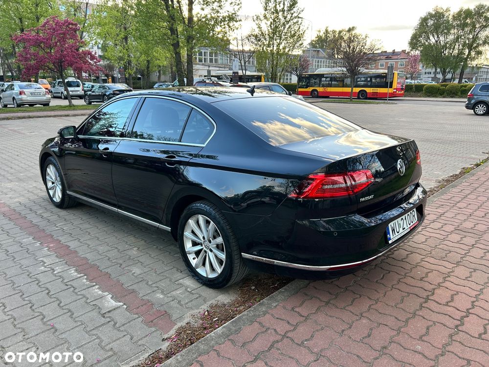 Volkswagen Passat - 4
