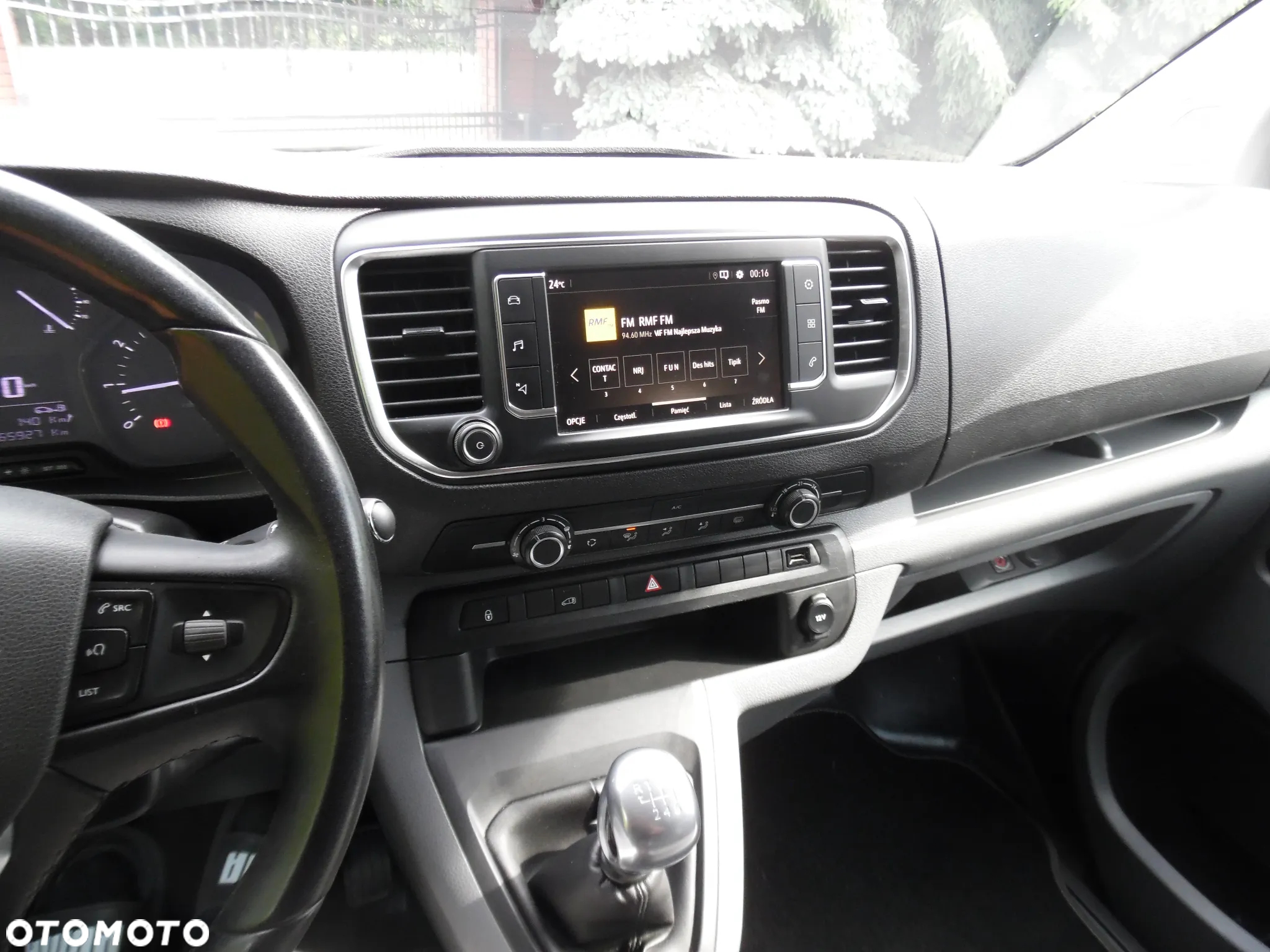 Opel Vivaro - 11
