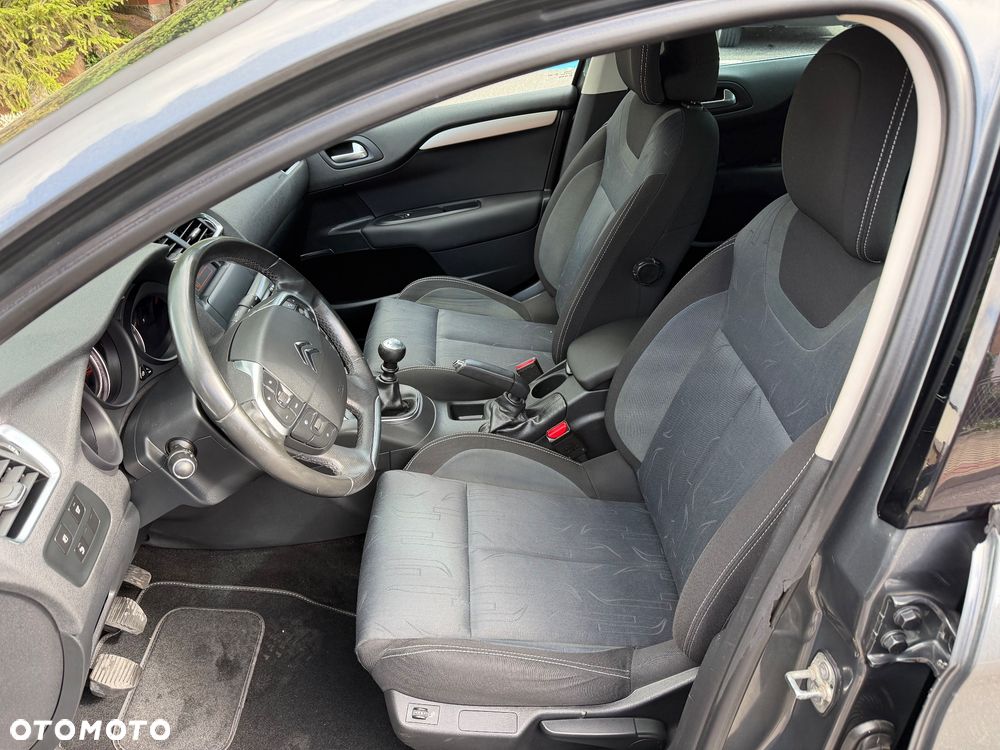 Citroën C4 e-HDi 110 Selection - 13