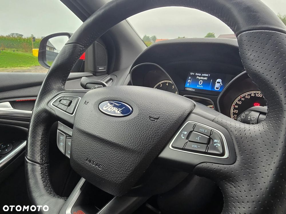 Ford Focus 2.0 EcoBoost ST mit Leder-Sport-Paket - 26