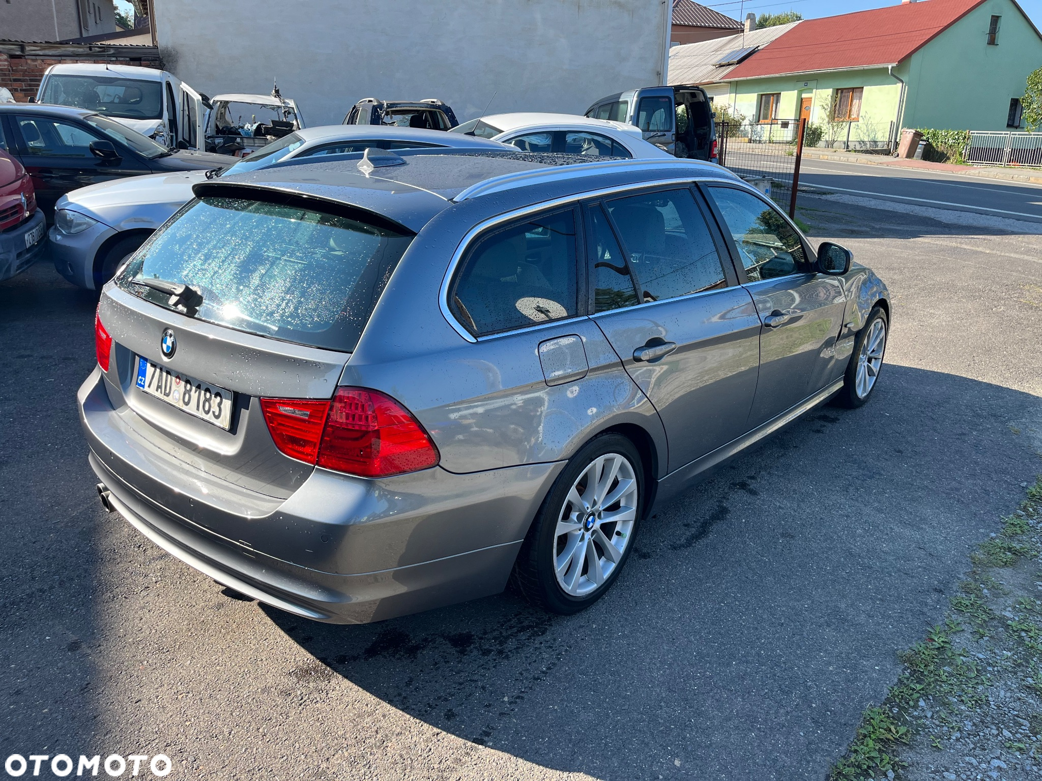 BMW Seria 3 325d DPF Touring Edition Exclusive - 4