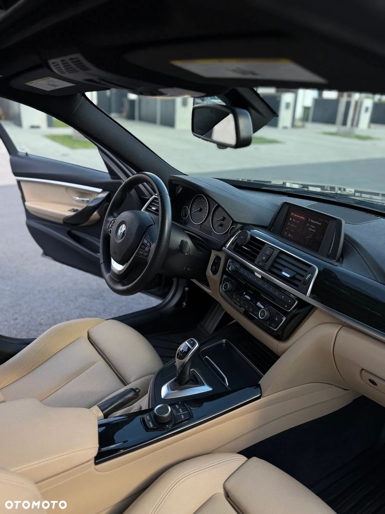 BMW Seria 3 330i Sport Line - 17