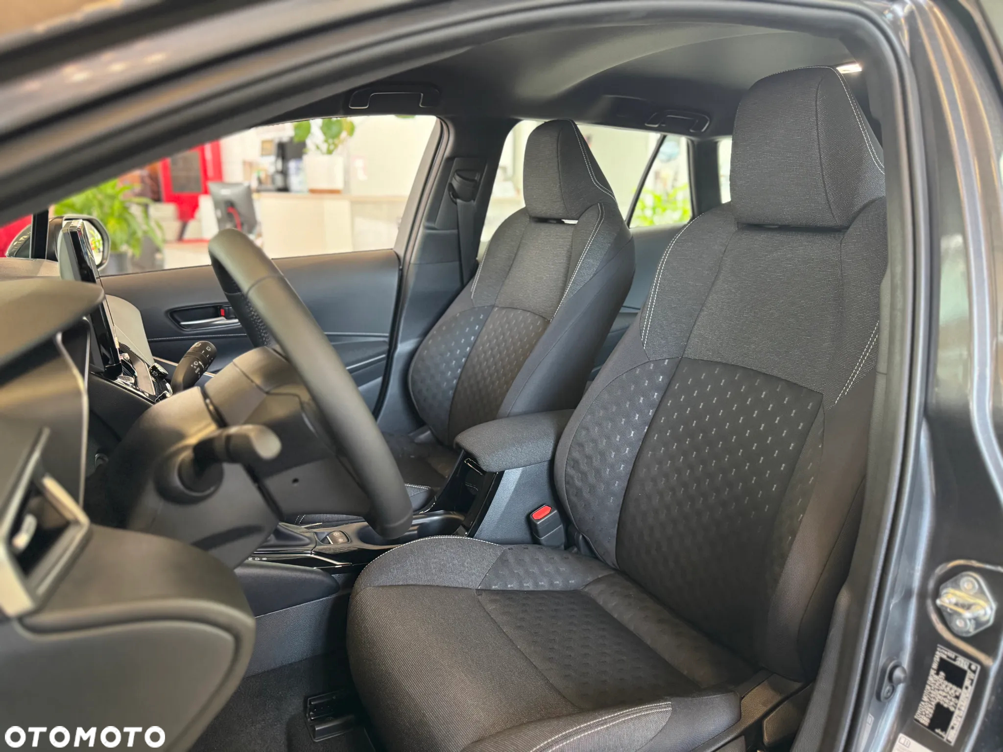 Toyota Corolla 1.8 Hybrid Comfort - 14