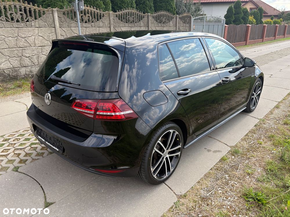 Volkswagen Golf - 8