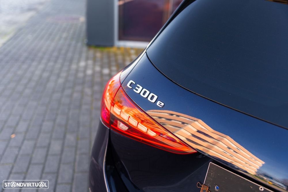 Mercedes-Benz C 300 e T 9G-TRONIC AMG Line - 37