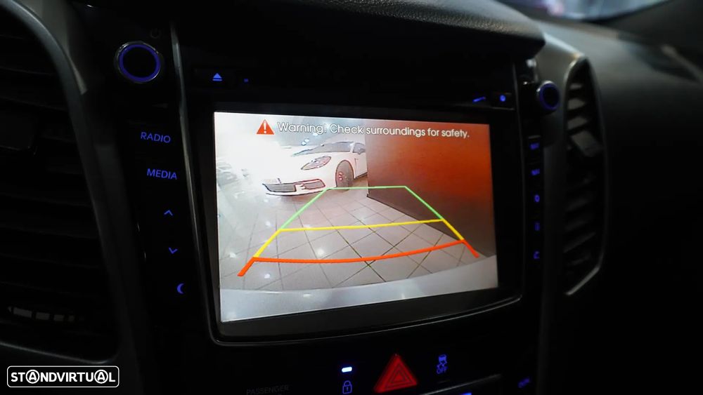 Hyundai i30 1.6 CRDI Blue Comfort AC Auto+J17 - 24