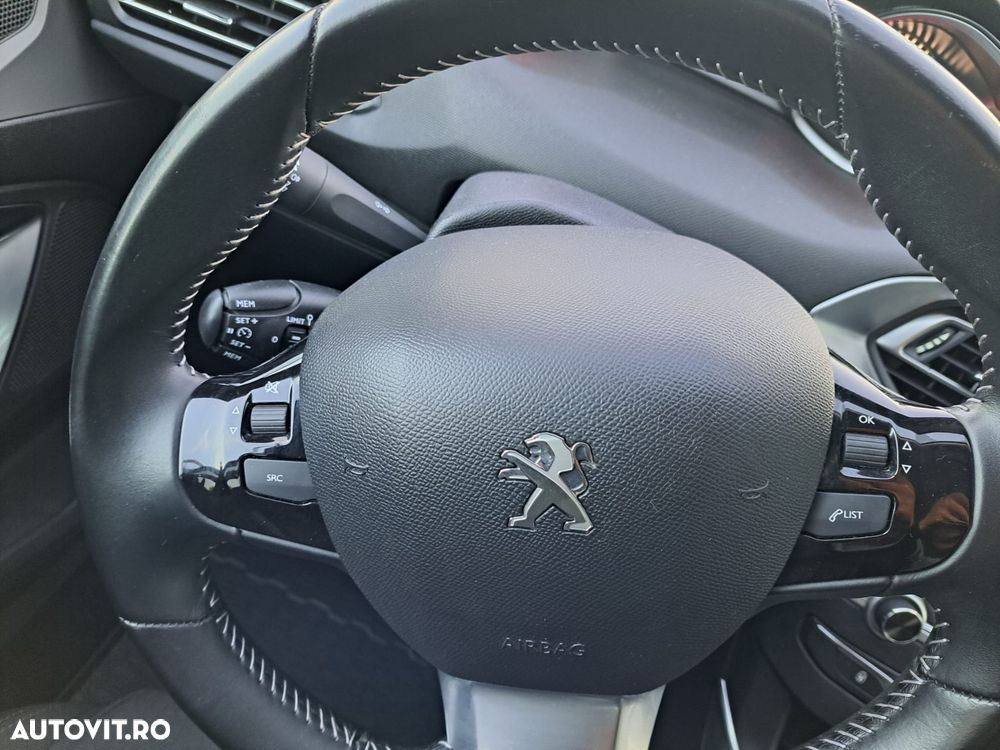 Peugeot 308 1.2 L PureTech Turbo S&S Allure Pack - 20