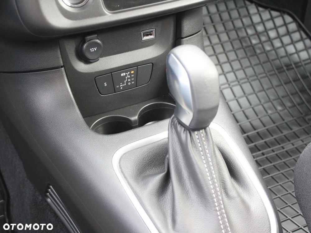 Citroën C3 1.2 PureTech Shine EAT6 - 10