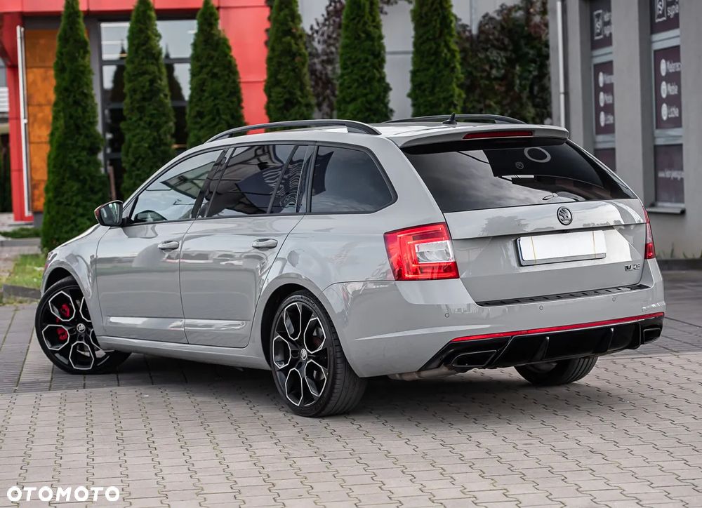 Skoda Octavia Combi 2.0 TSI DSG RS - 9