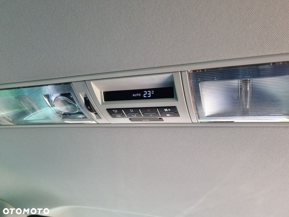 Volkswagen Multivan - 18
