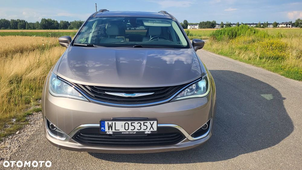 Chrysler Pacifica - 3