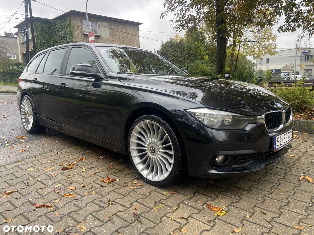 BMW Seria 3 318d Touring Advantage - 12