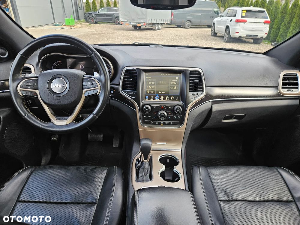 Jeep Grand Cherokee - 22