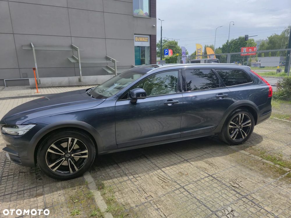 Volvo V90 Cross Country - 4