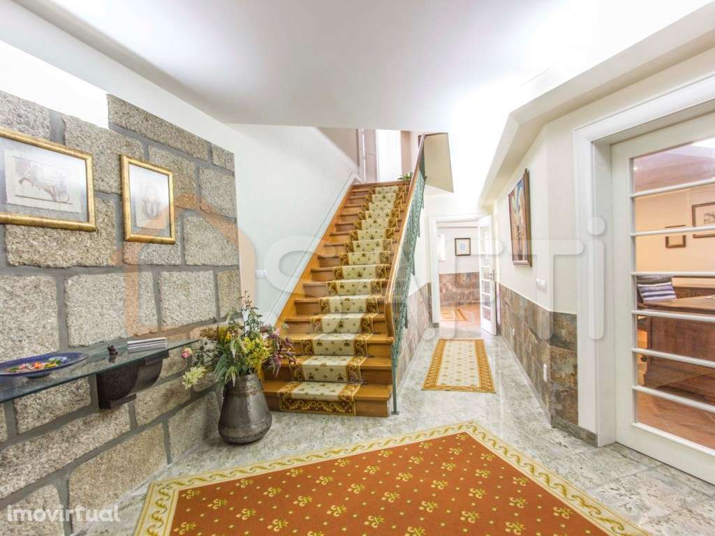 Casa Senhorial T5, com elevador, Em Canas De Senhorim. - Grande imagem: 5/49