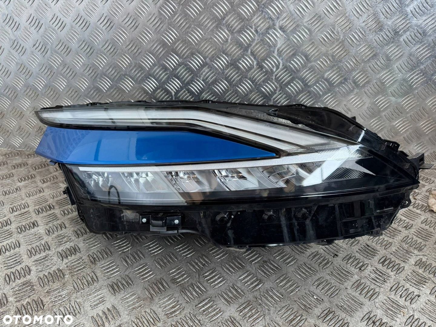 Nissan Qashqai III J12 2021-2024 Lampa przednia prawa led UK RCF - 1