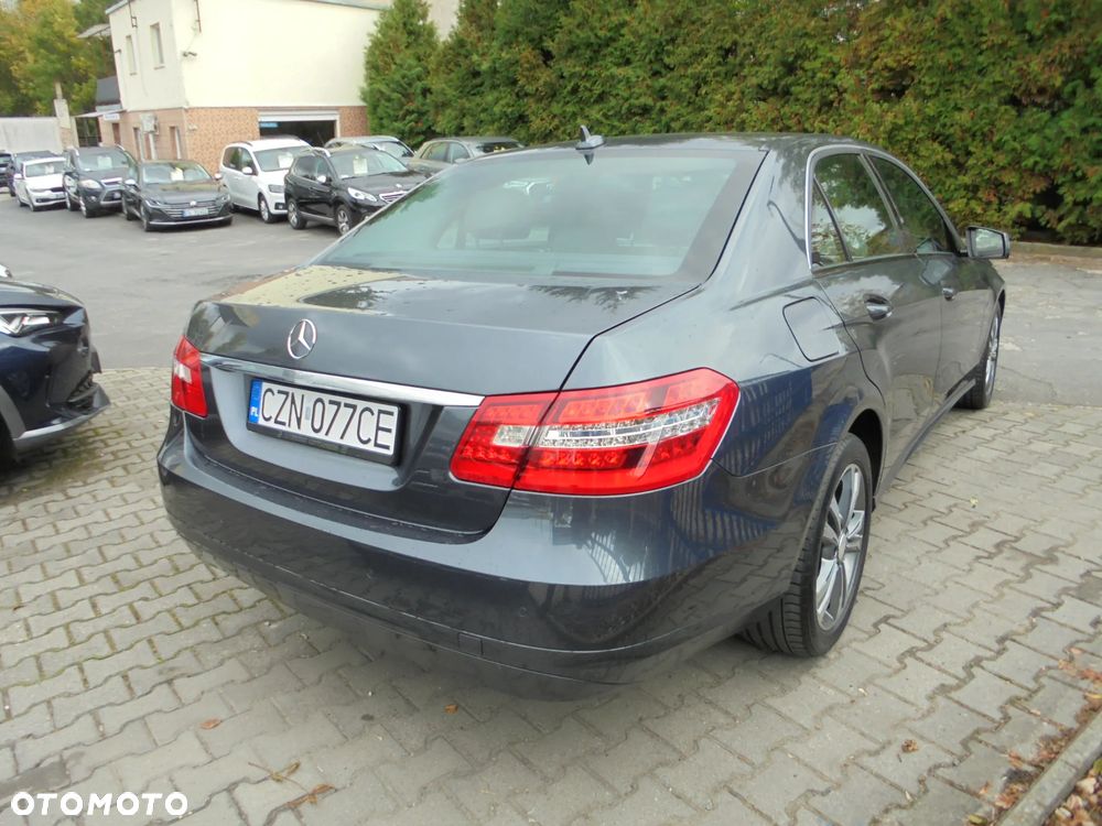 Mercedes-Benz E-Class 2012 photo 4