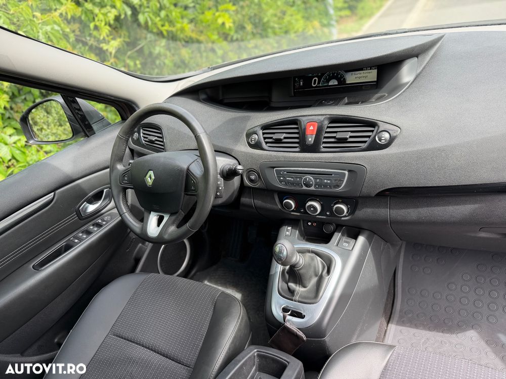 Renault Scenic 1.6 16V 110 Dynamique - 8