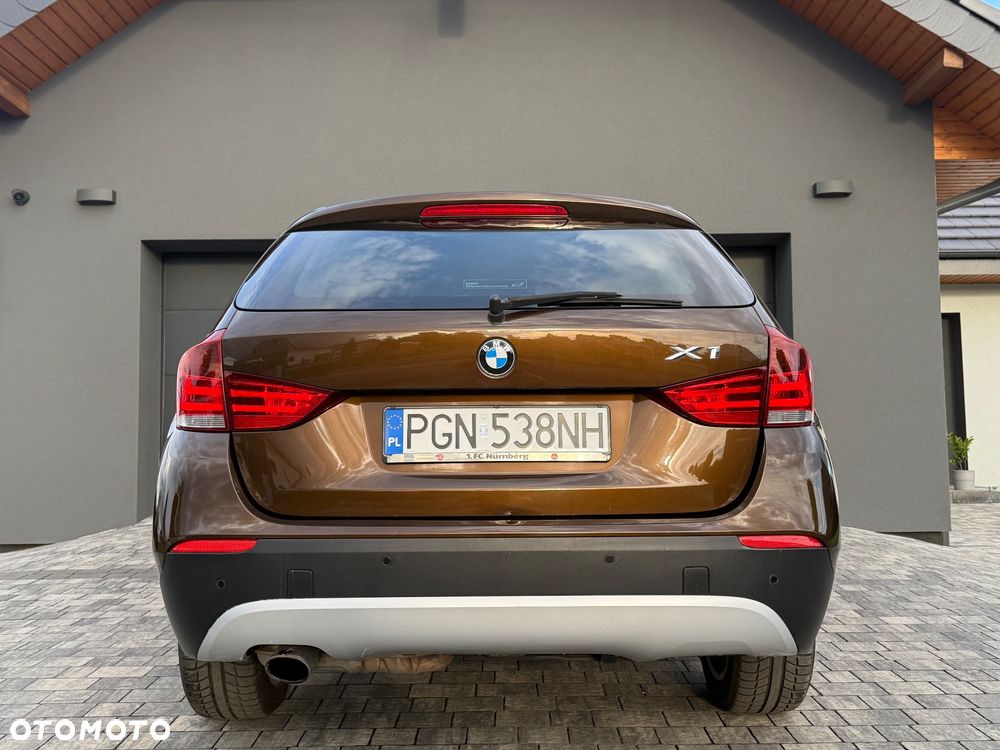 BMW X1 sDrive18i - 11