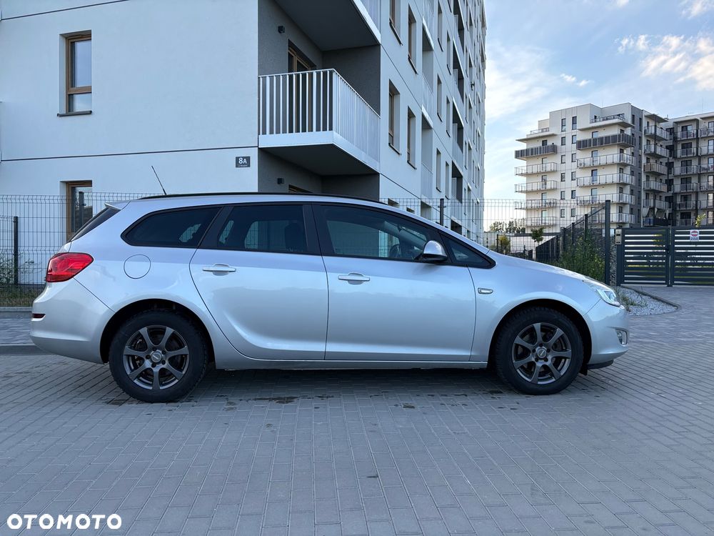 Opel Astra 1.7 CDTI Cosmo - 4