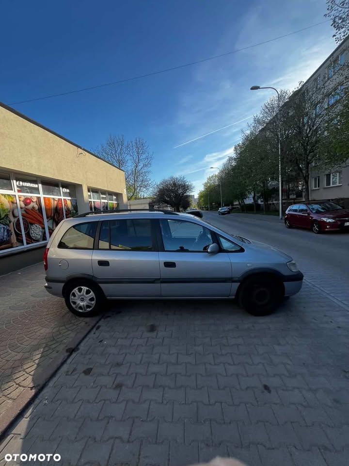 Opel Zafira 1.8 16V Elegance - 4