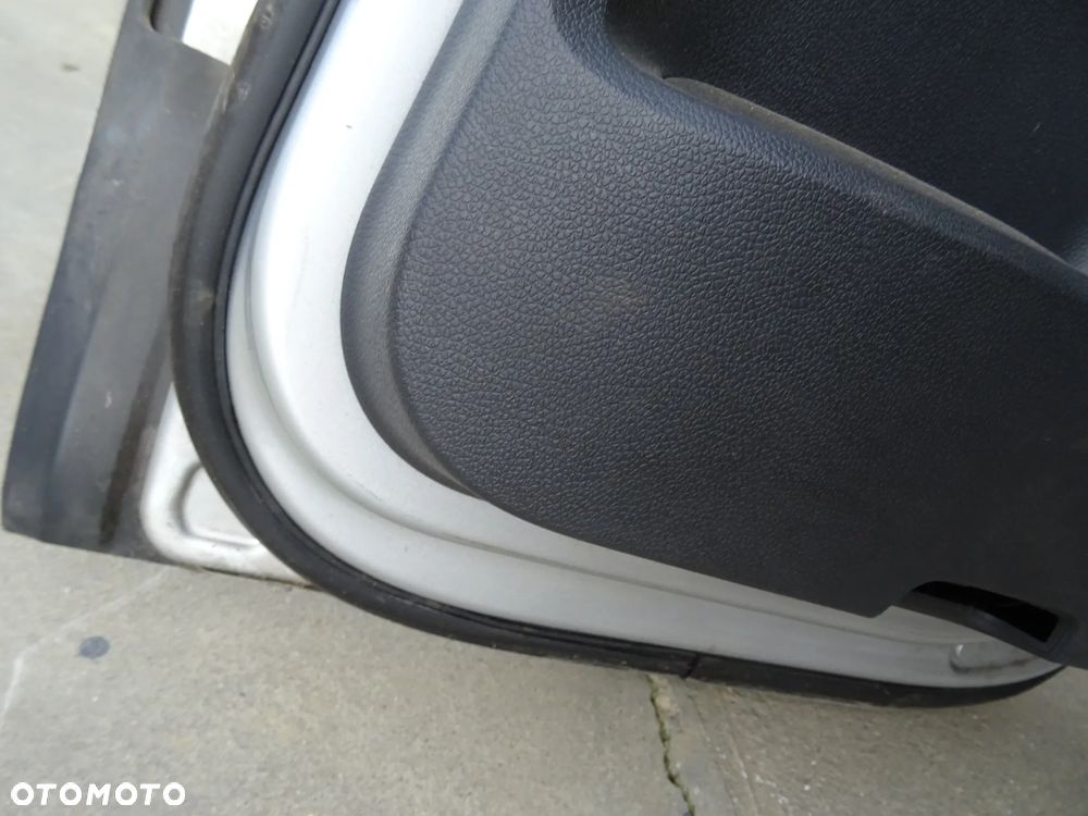 Drzwi  prawy tył VW GOLF V LCA7W  Hatchback Gołe - 10