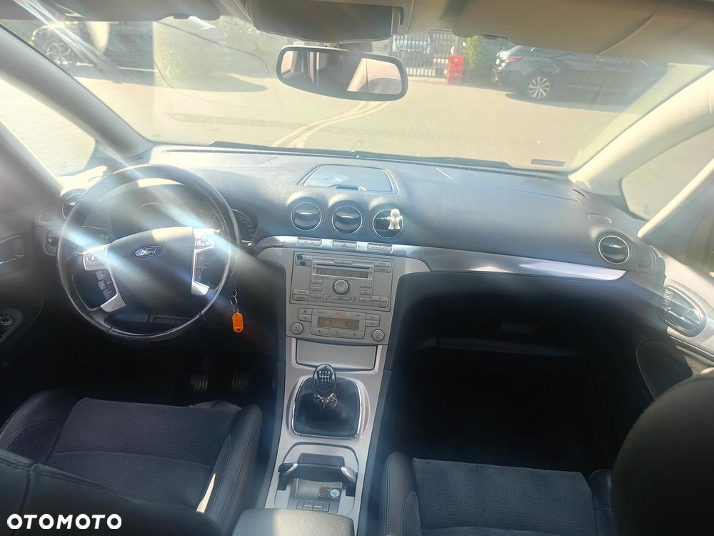 Ford S-Max - 8