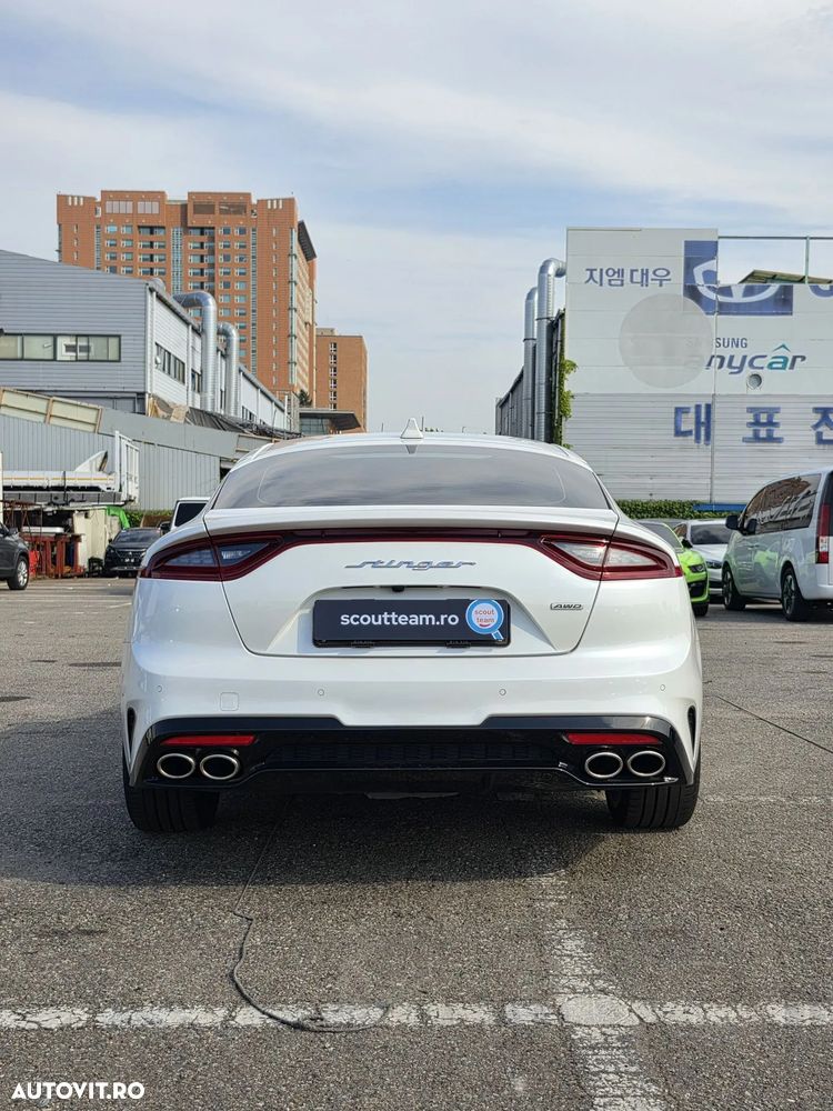 Kia Stinger - 6