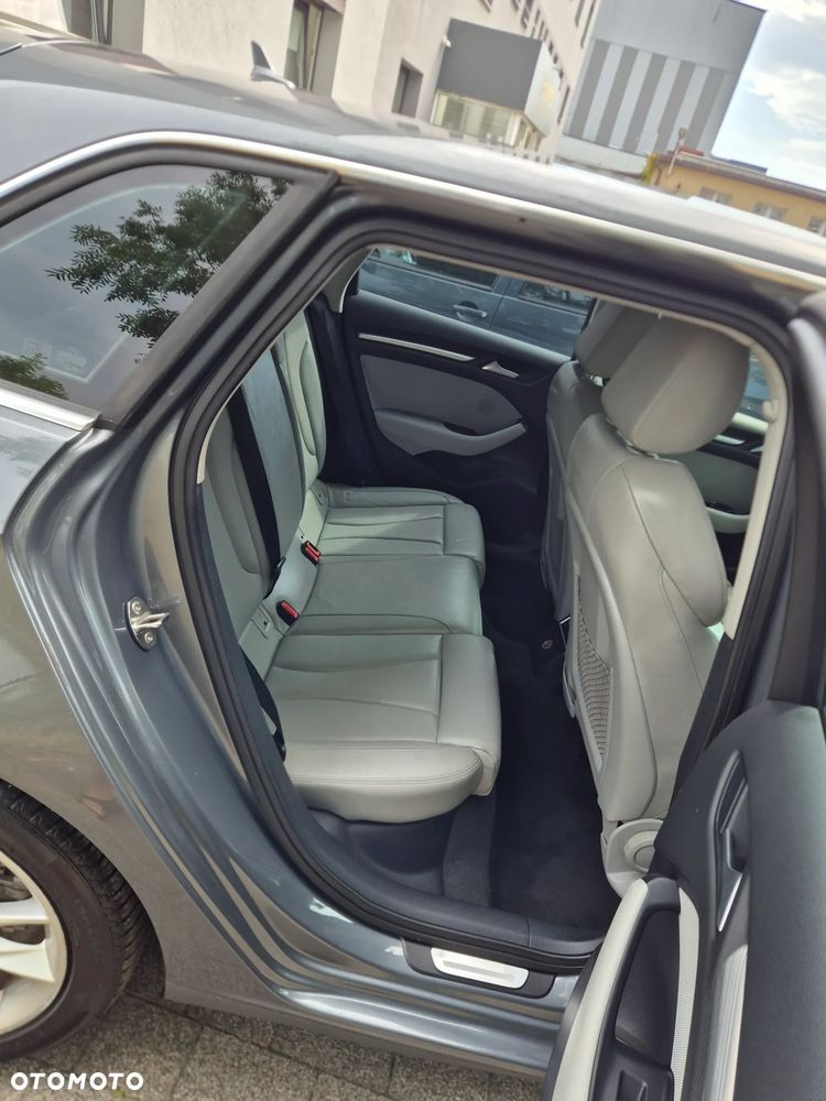 Audi A3 Sportback 2.0 TDI Ambiente - 8