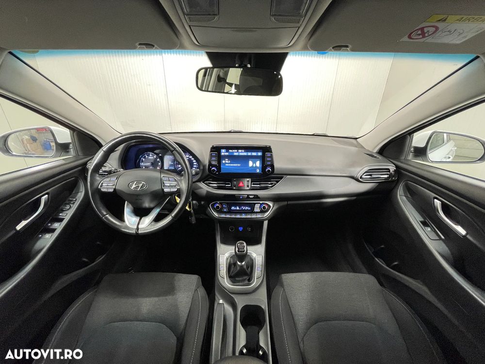 Hyundai i30 1.5 110CP M/T Highway - 8