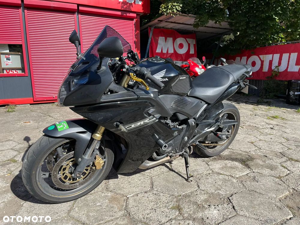 Honda CBR - 3