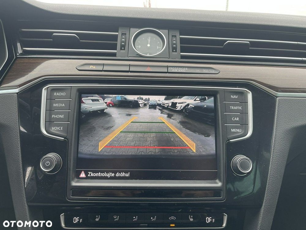 Volkswagen Passat Variant 2.0 TDI SCR 4Motion DSG (BMT) Highline - 8