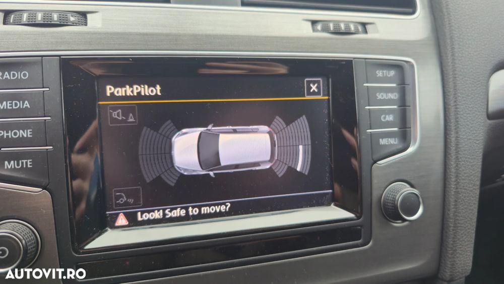 Volkswagen Golf 1.6 TDI DPF BlueMotion Technology Comfortline - 9