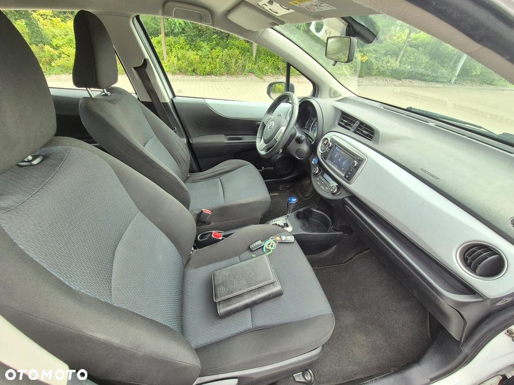 Toyota Yaris - 12